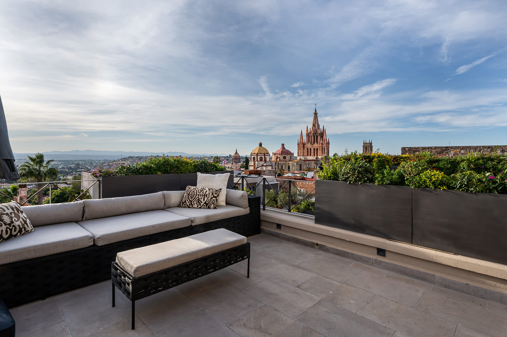 Le Cottage Penthouse, Large Terrace & City Views 18
