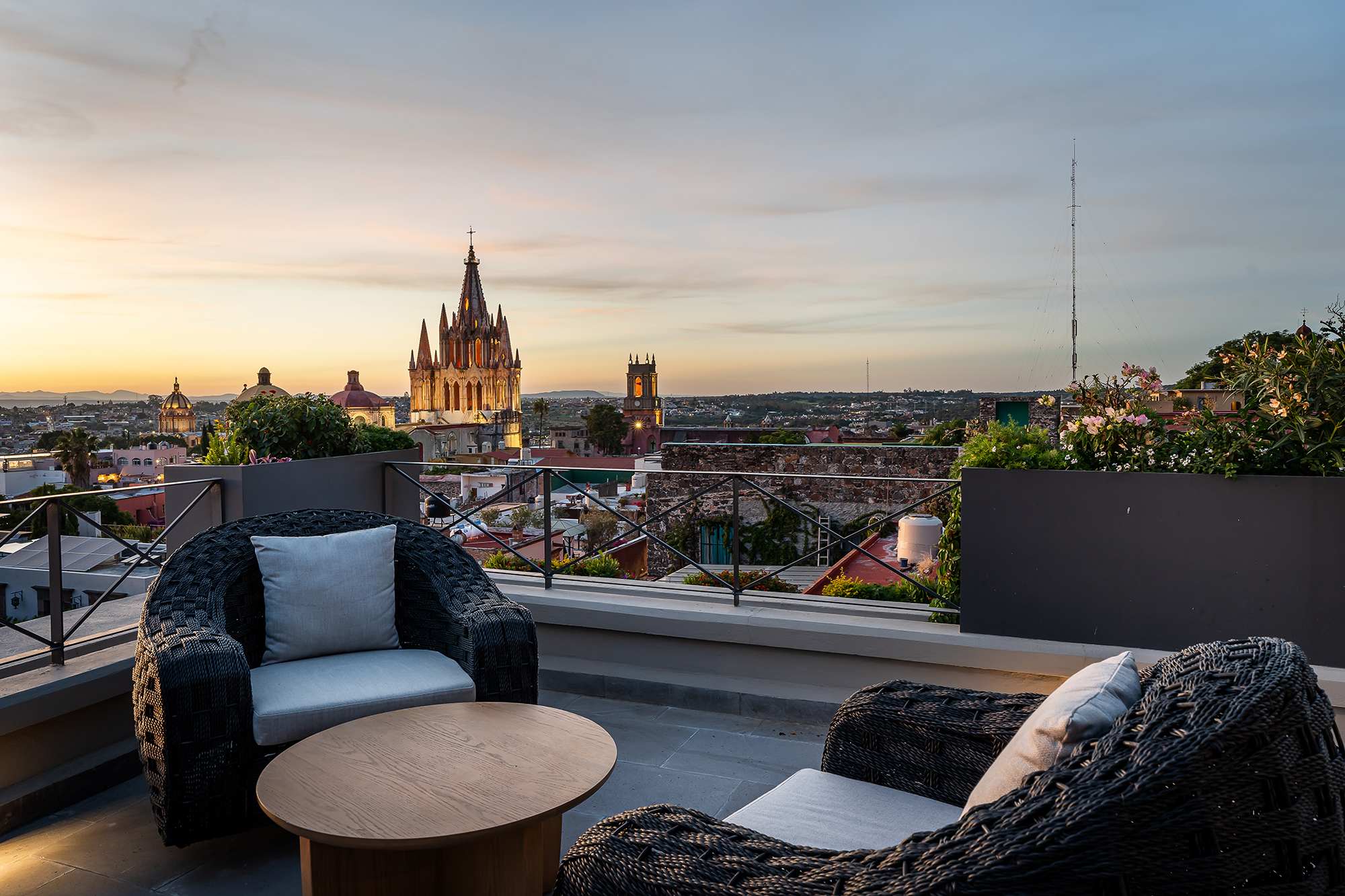 Le Cottage Penthouse, Large Terrace & City Views 21