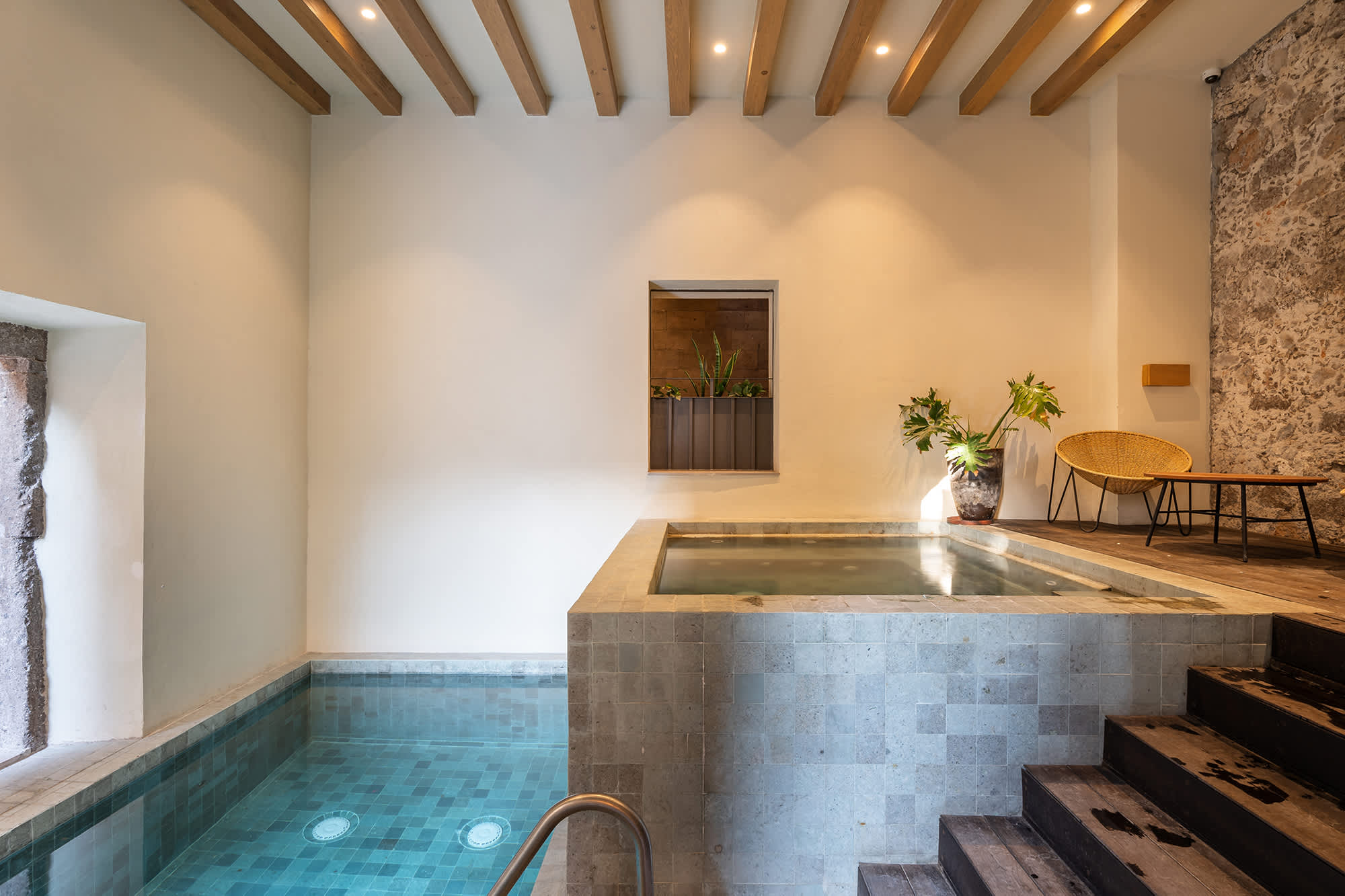 Le Cottage 2BR Penthouse with Parroquia Views 32