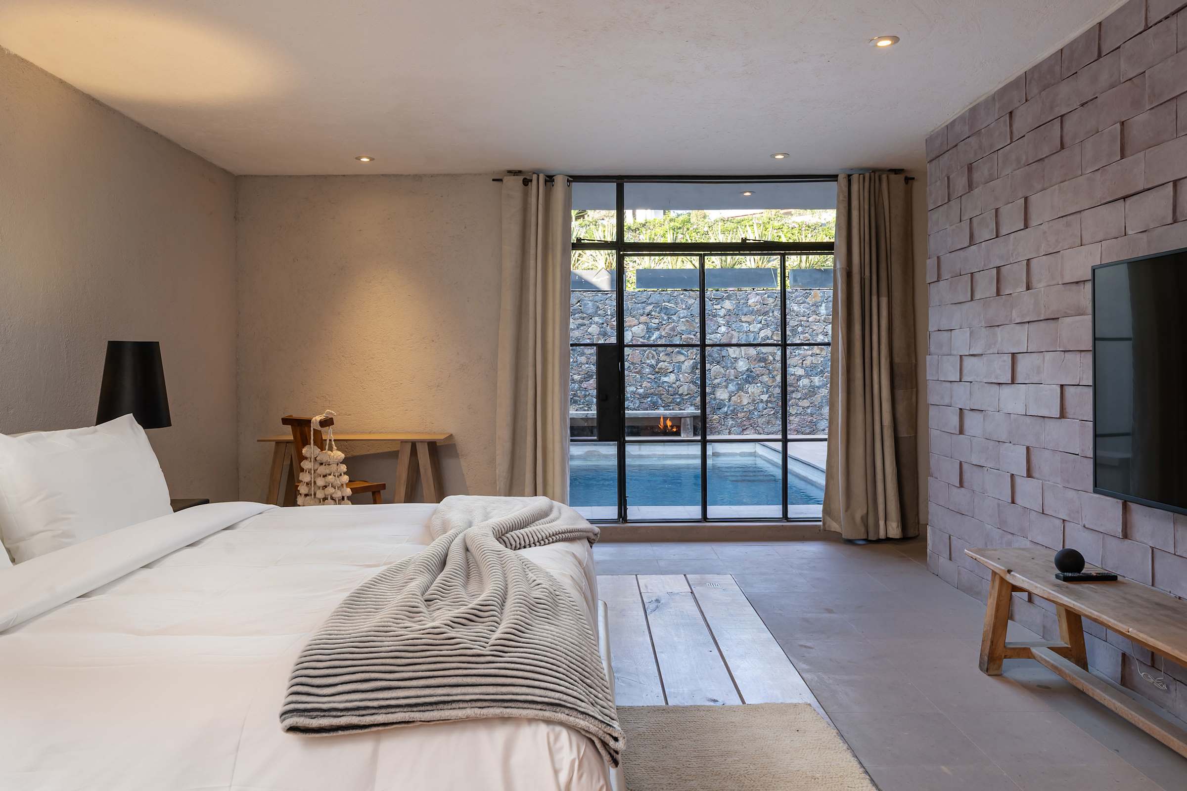 The Glasshouse — Contemporary 5BR w/Pool & Rooftop 10