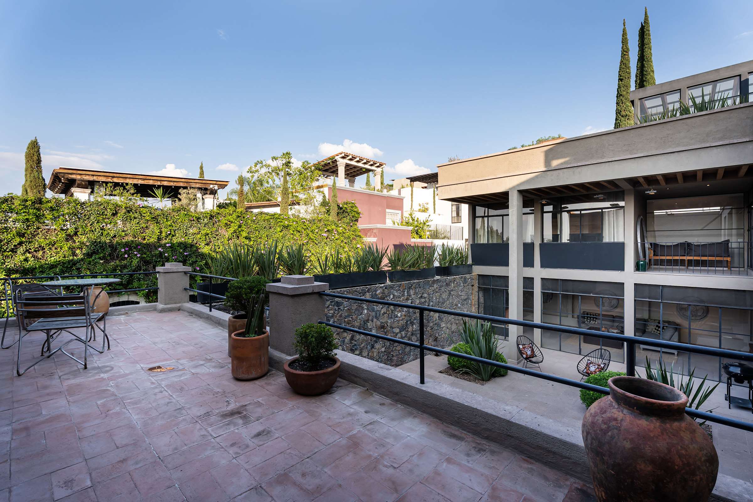 The Glasshouse — Contemporary 5BR w/Pool & Rooftop 24