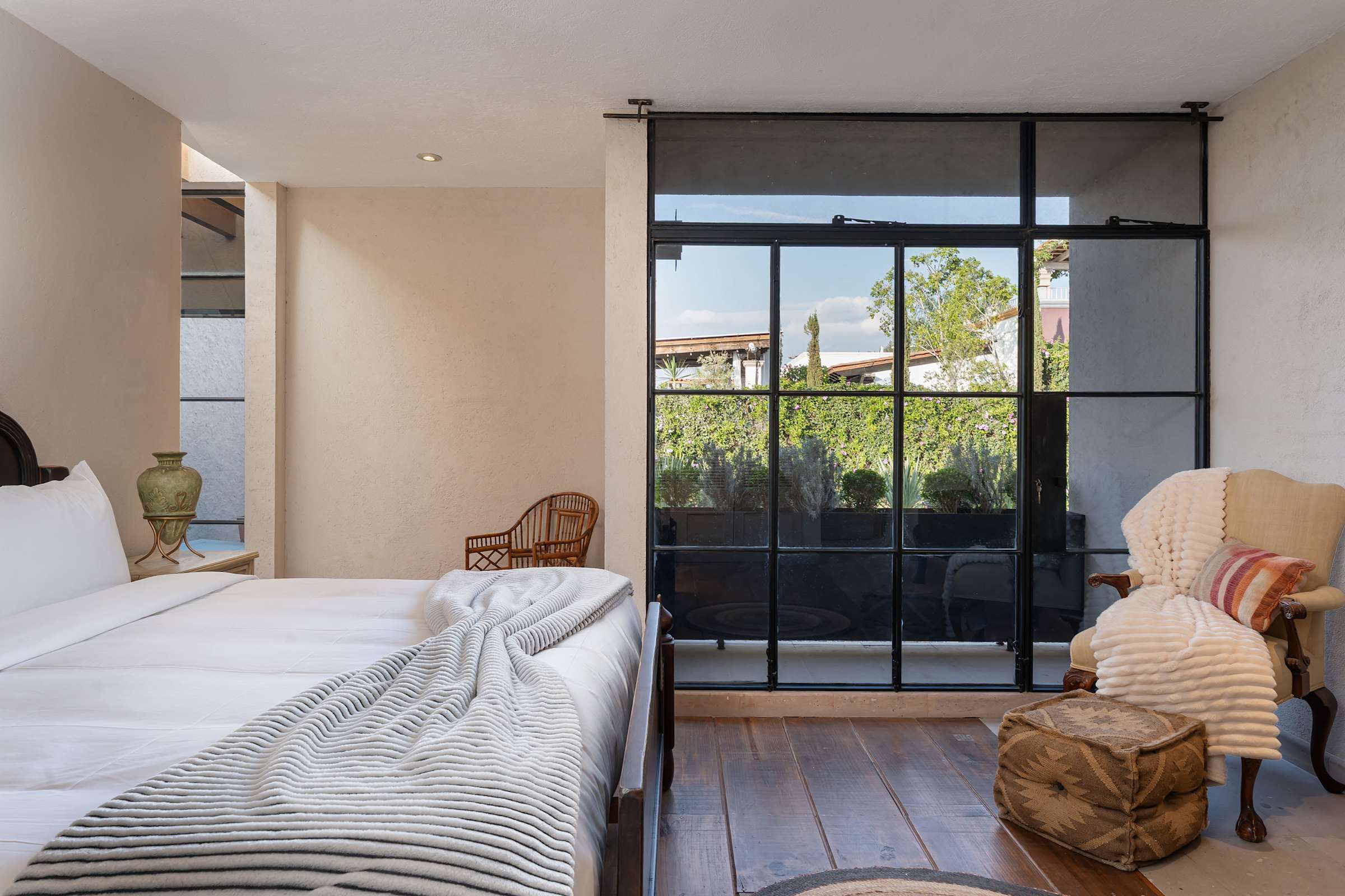 The Glasshouse — Contemporary 5BR w/Pool & Rooftop 21