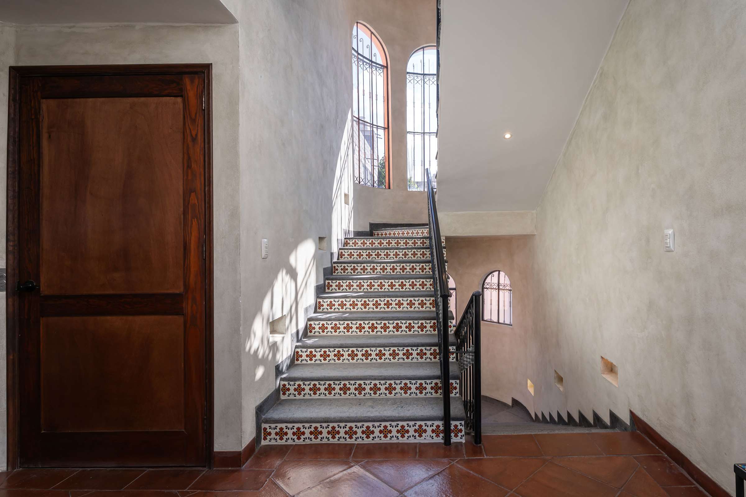 3BR Guadalupe Home with Rooftop & Elevator, Flat Walk to Centro 35