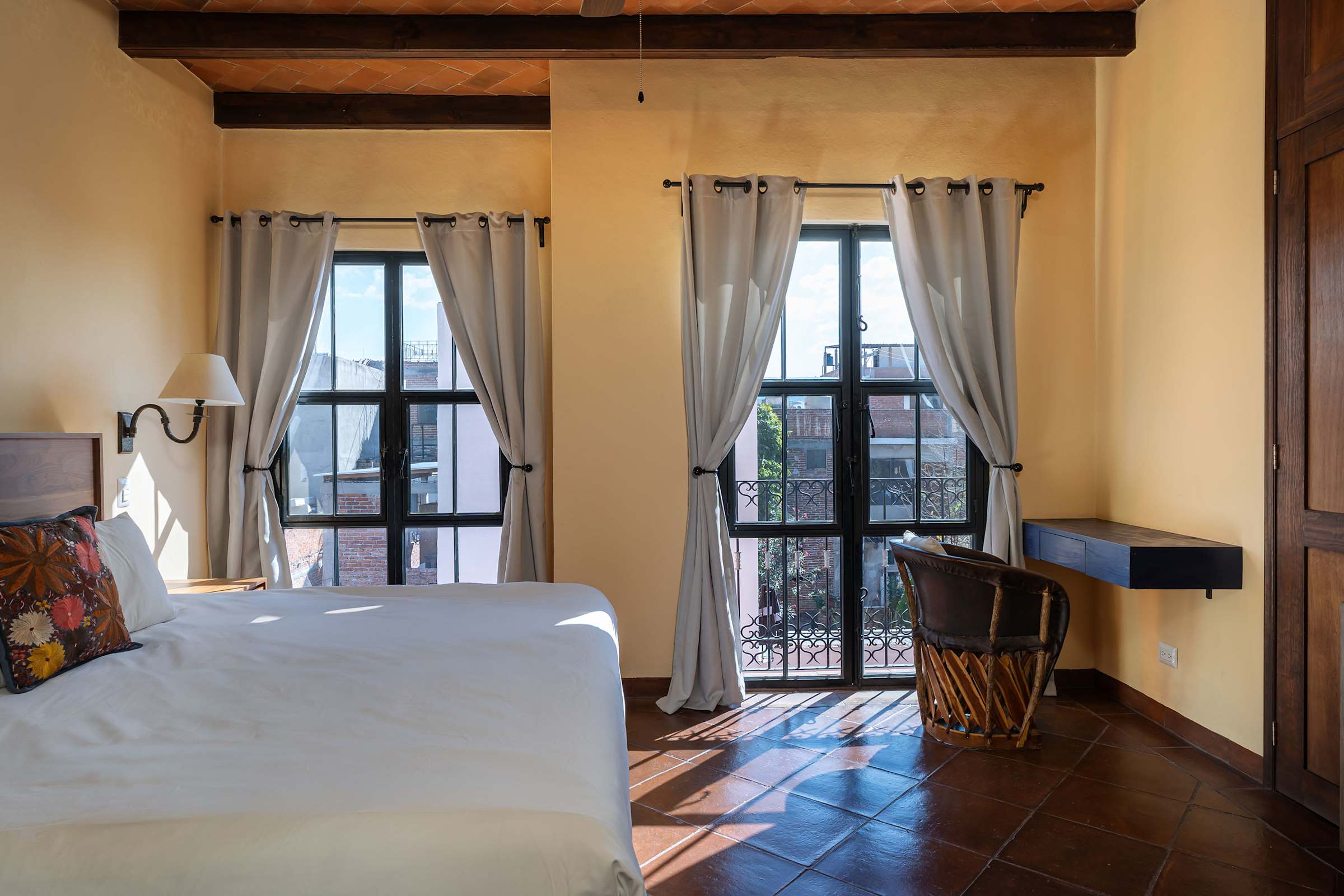 3BR Guadalupe Home with Rooftop & Elevator, Flat Walk to Centro 19