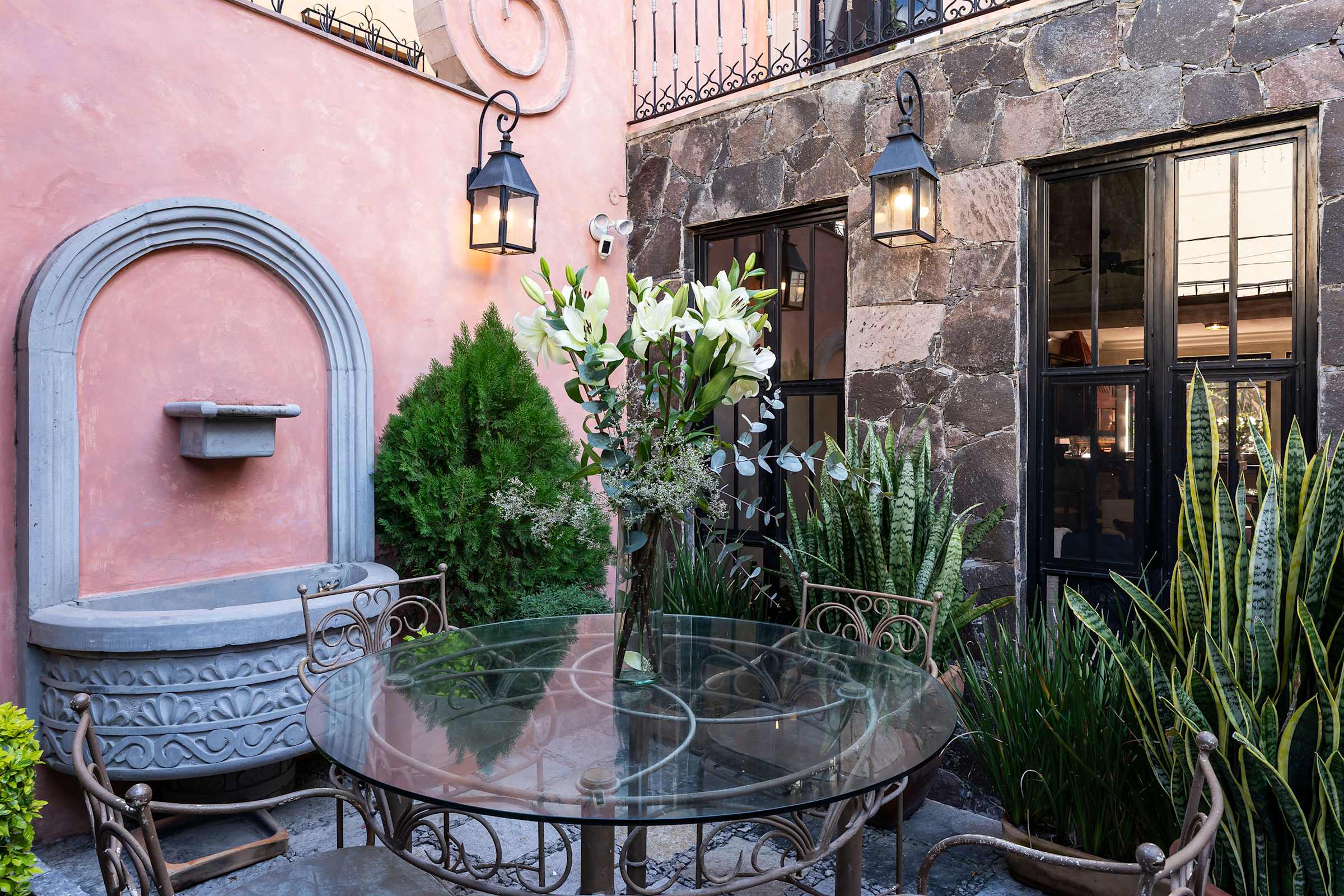 3BR Guadalupe Home with Rooftop & Elevator, Flat Walk to Centro 28