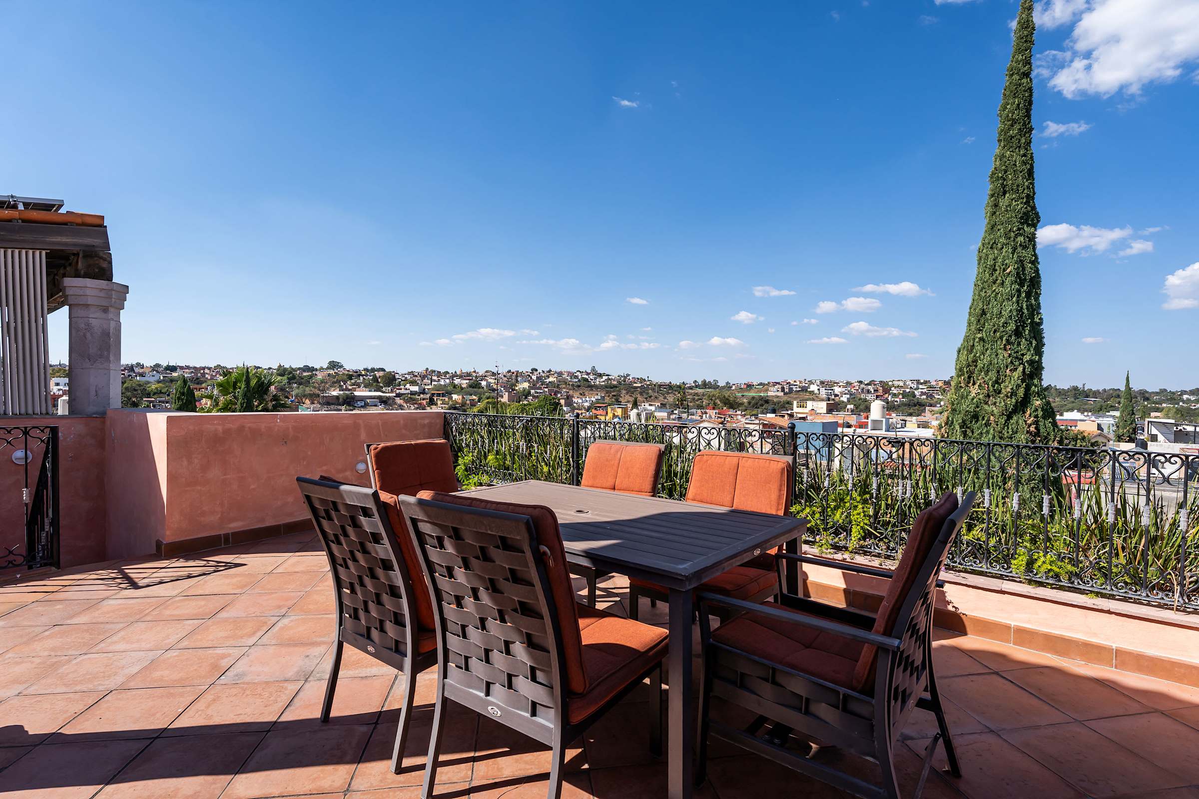 3BR Guadalupe Home with Rooftop & Elevator, Flat Walk to Centro 26