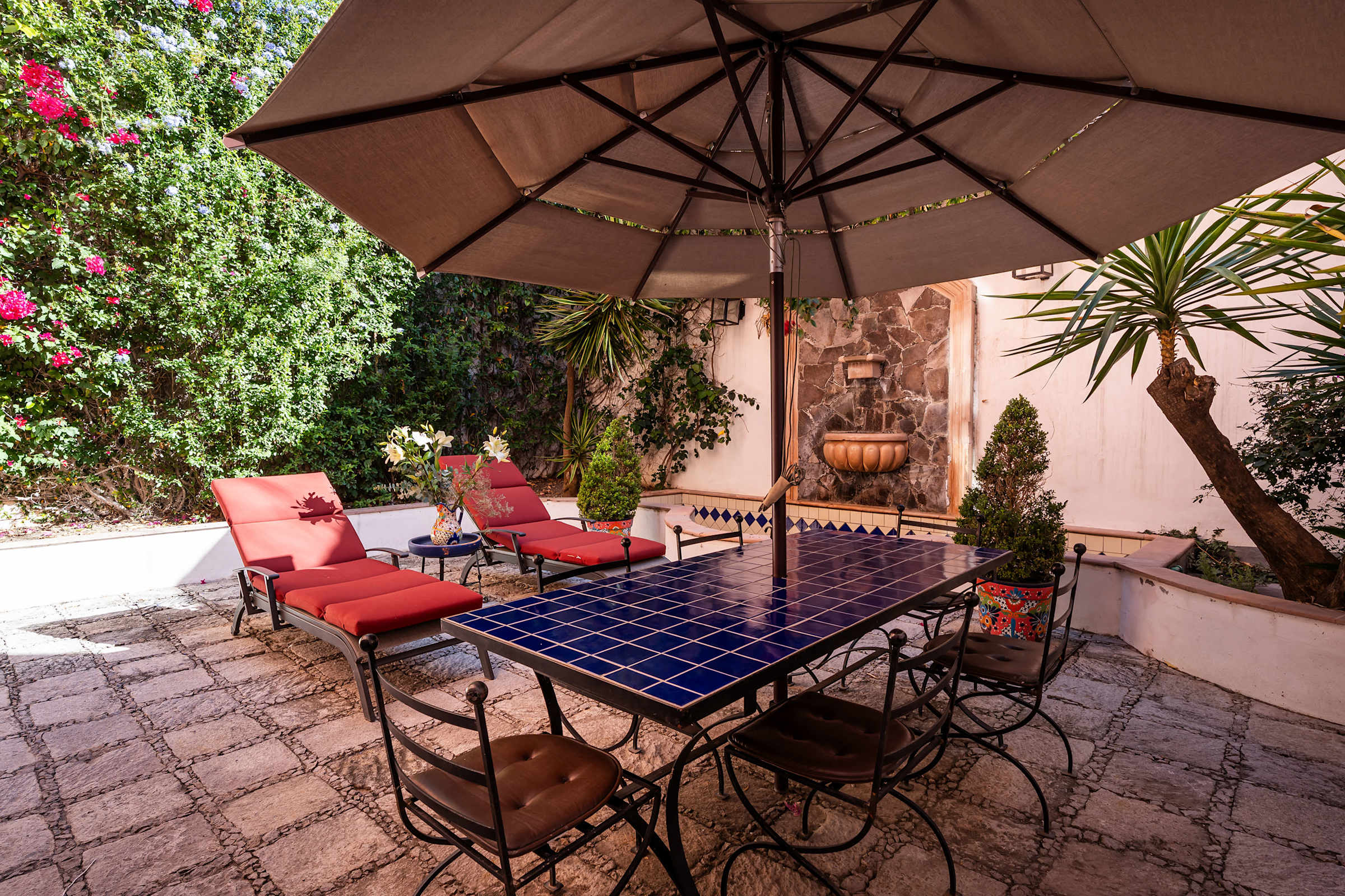 3BR Guadalupe Home with Rooftop & Elevator, Flat Walk to Centro 29