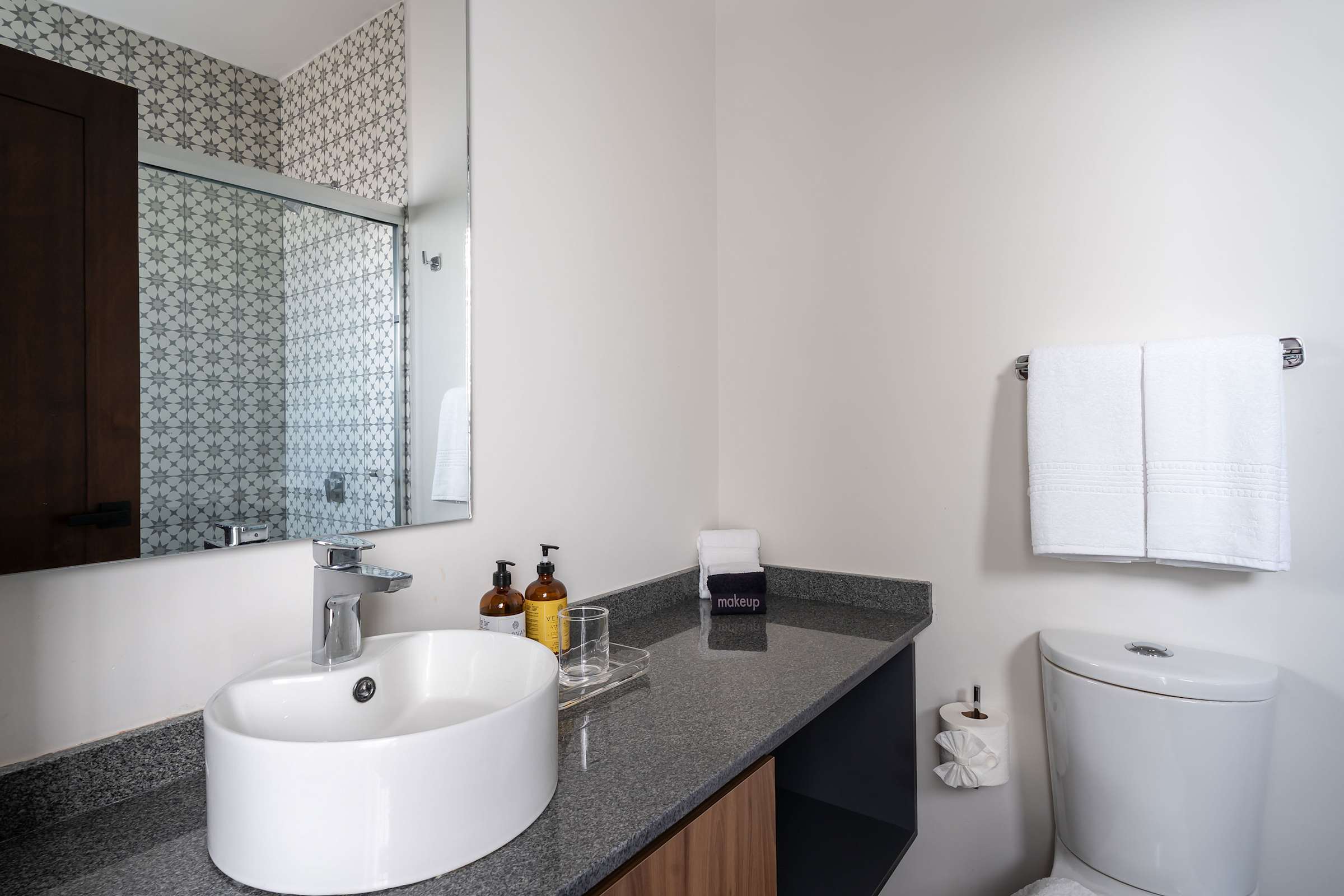 Penthouse Allende, Modern Stay w/ Private Terrace 10