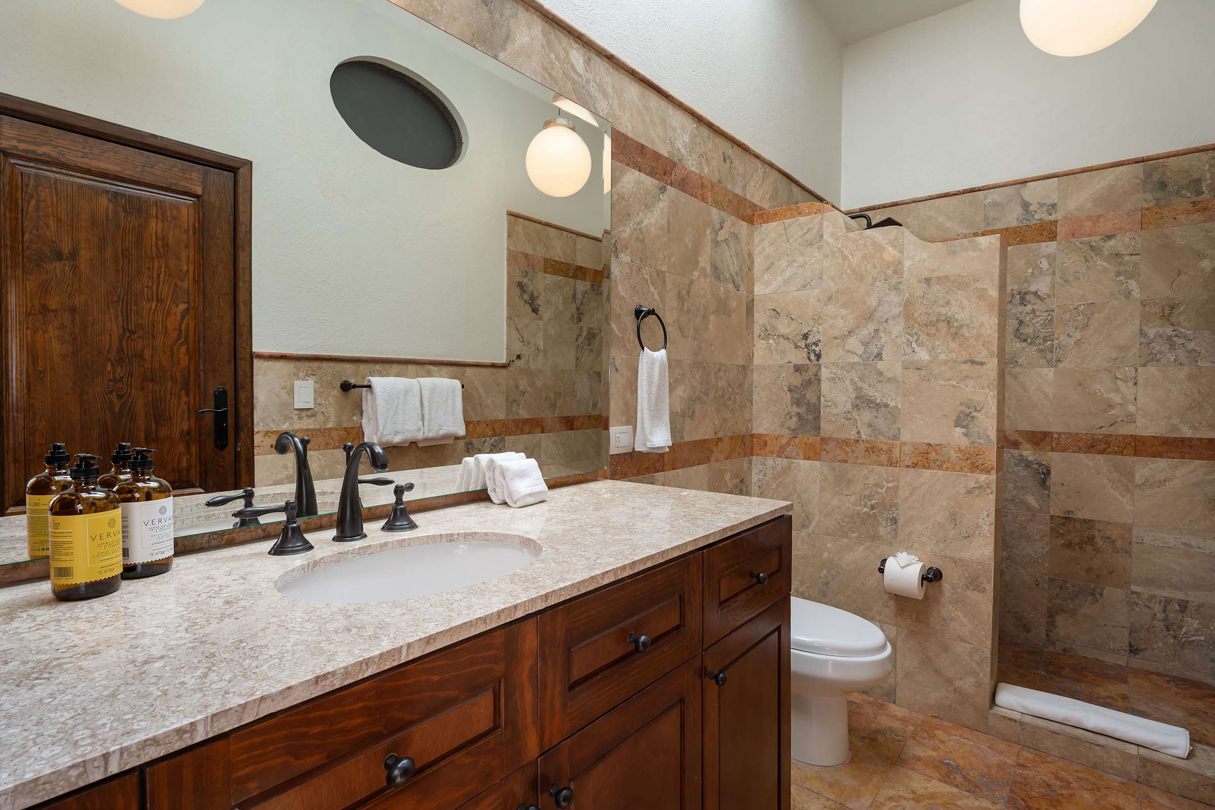 Casa Rose, 6BR Estate with Private Pool & Rooftop 21