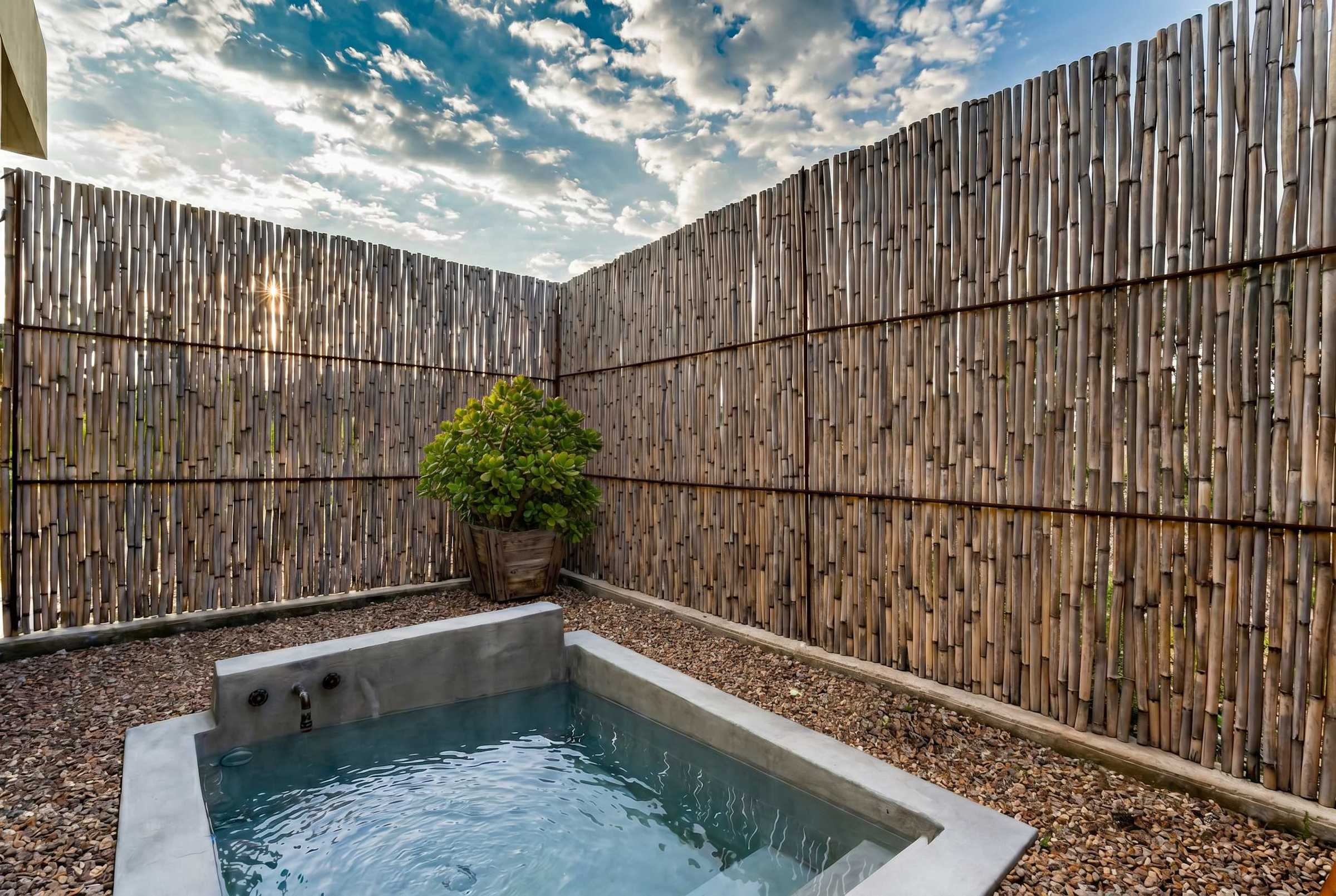 Villa Lua Bungalow B • Countryside Retreat 3 Guests w/ Outdoor Soaking Tub & Fire Pit 6