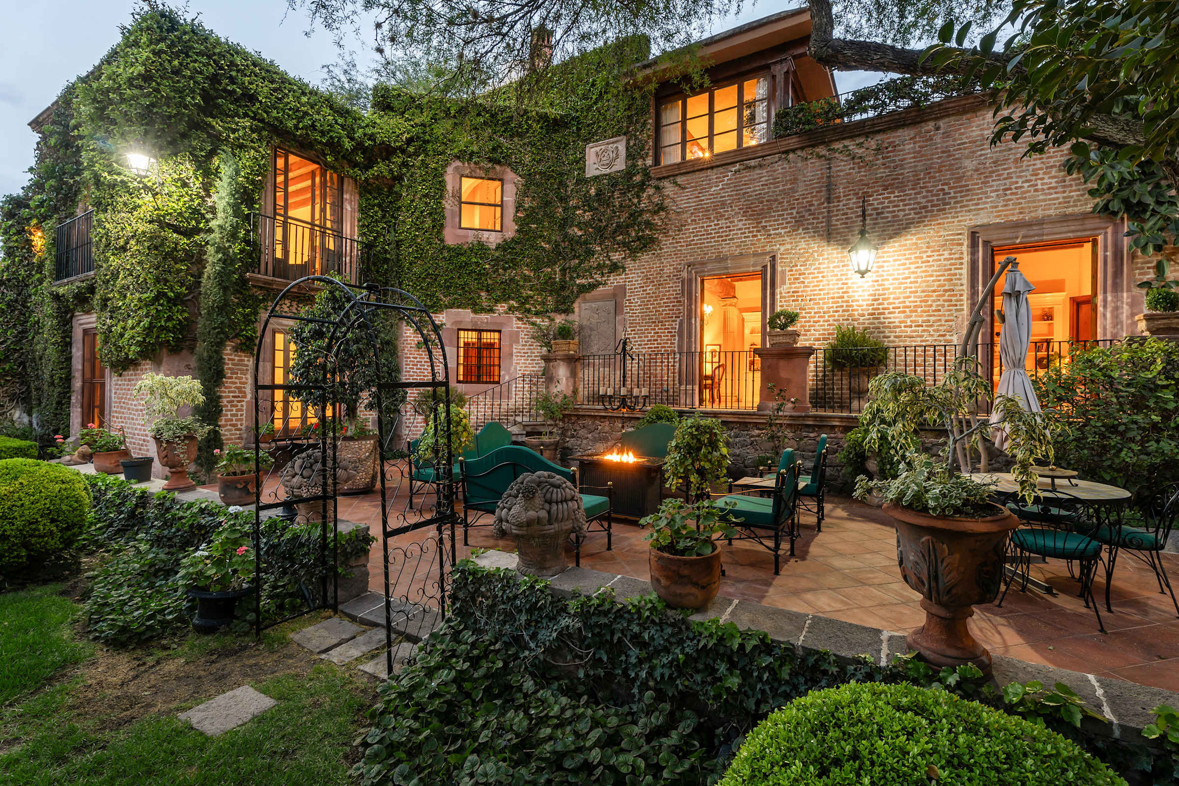 Casa Inspiración, 6BR Grand Estate w/ Lush Gardens 37