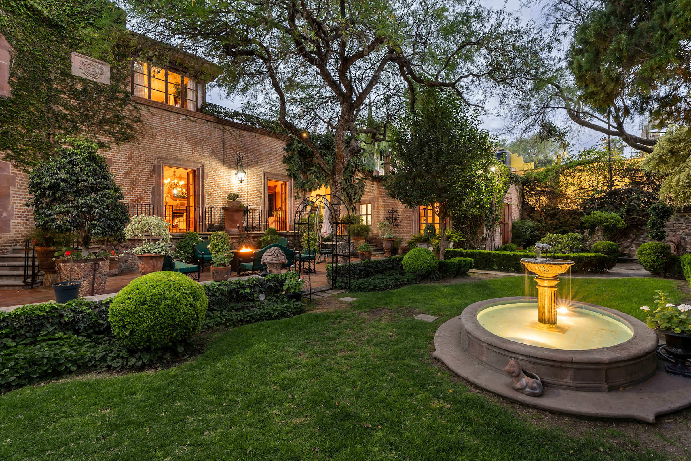 Casa Inspiración, 6BR Grand Estate w/ Lush Gardens 38
