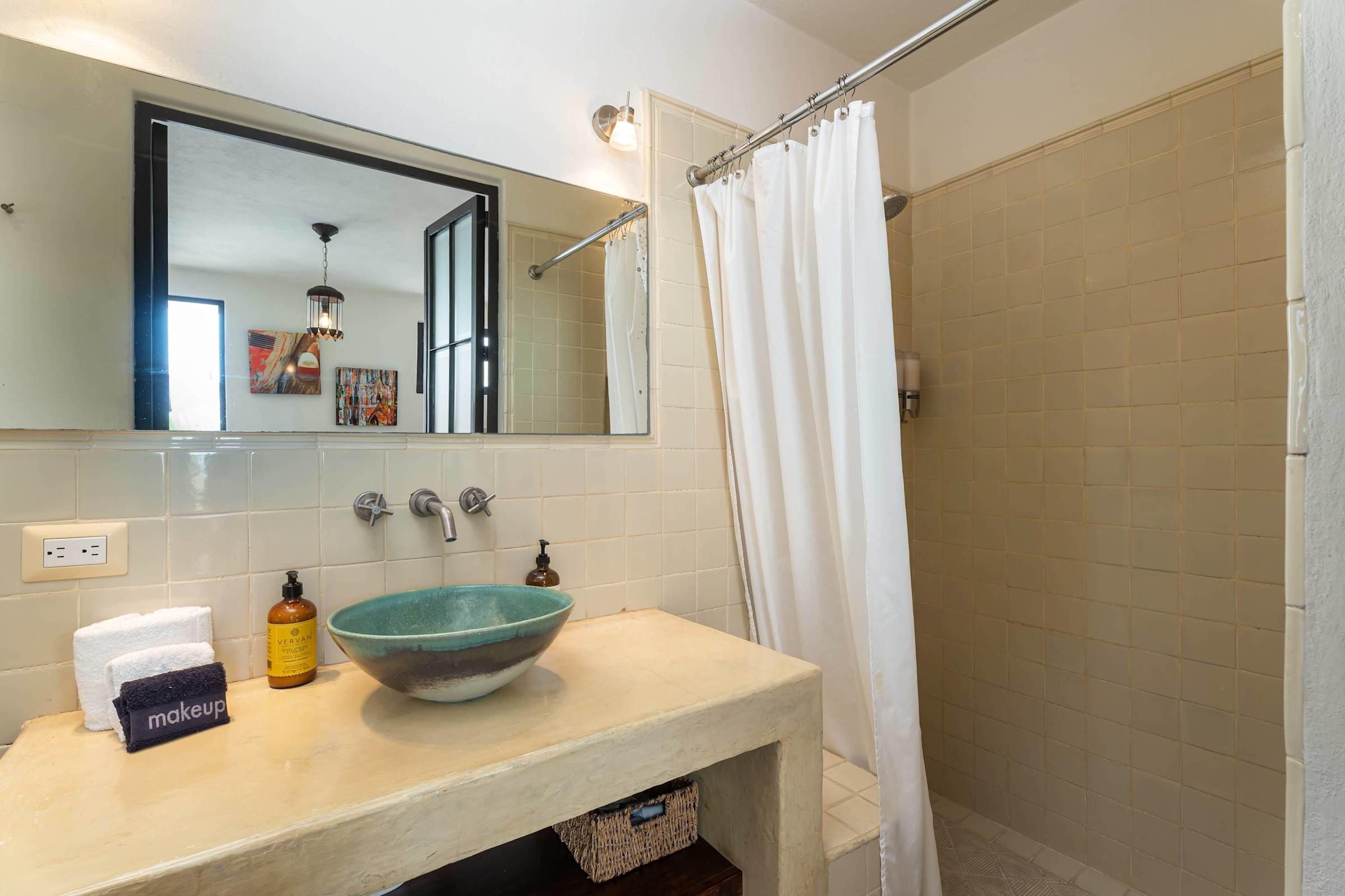 Casa Laura, Architectural Gem w/ Rooftop Views 22