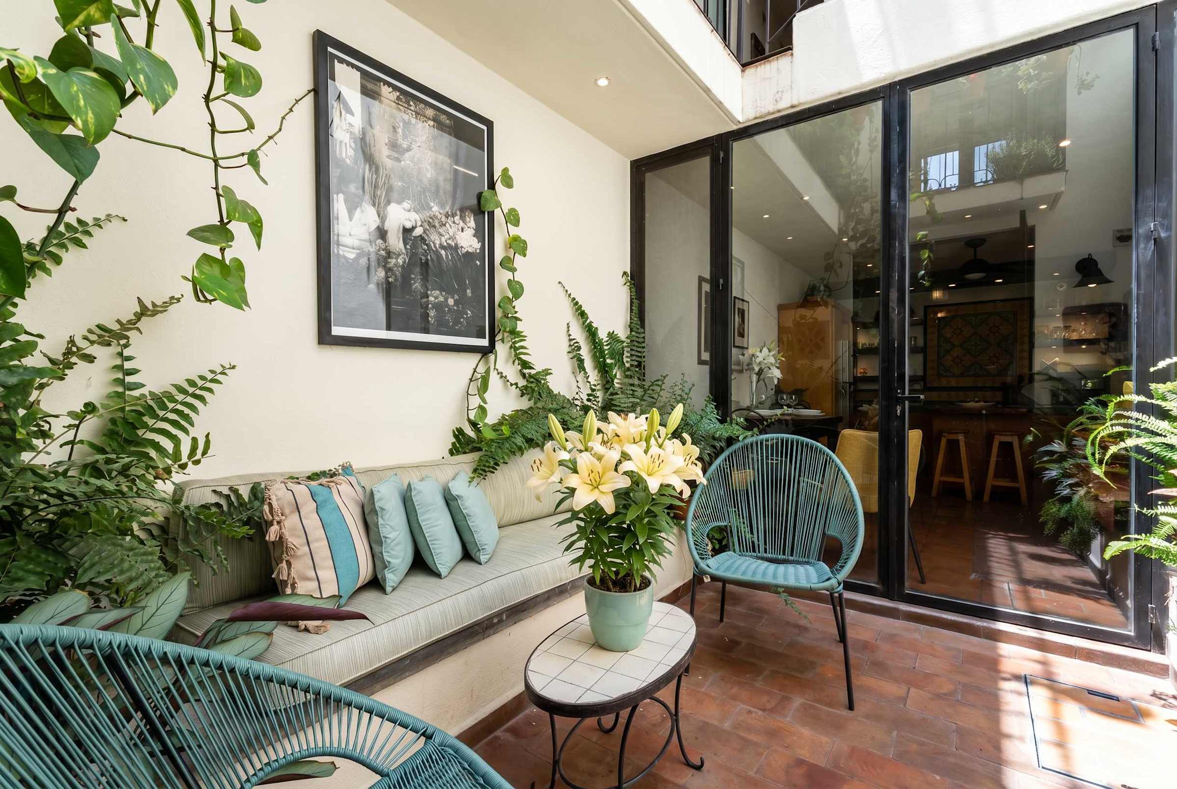 Casa Laura, Architectural Gem w/ Rooftop Views 10