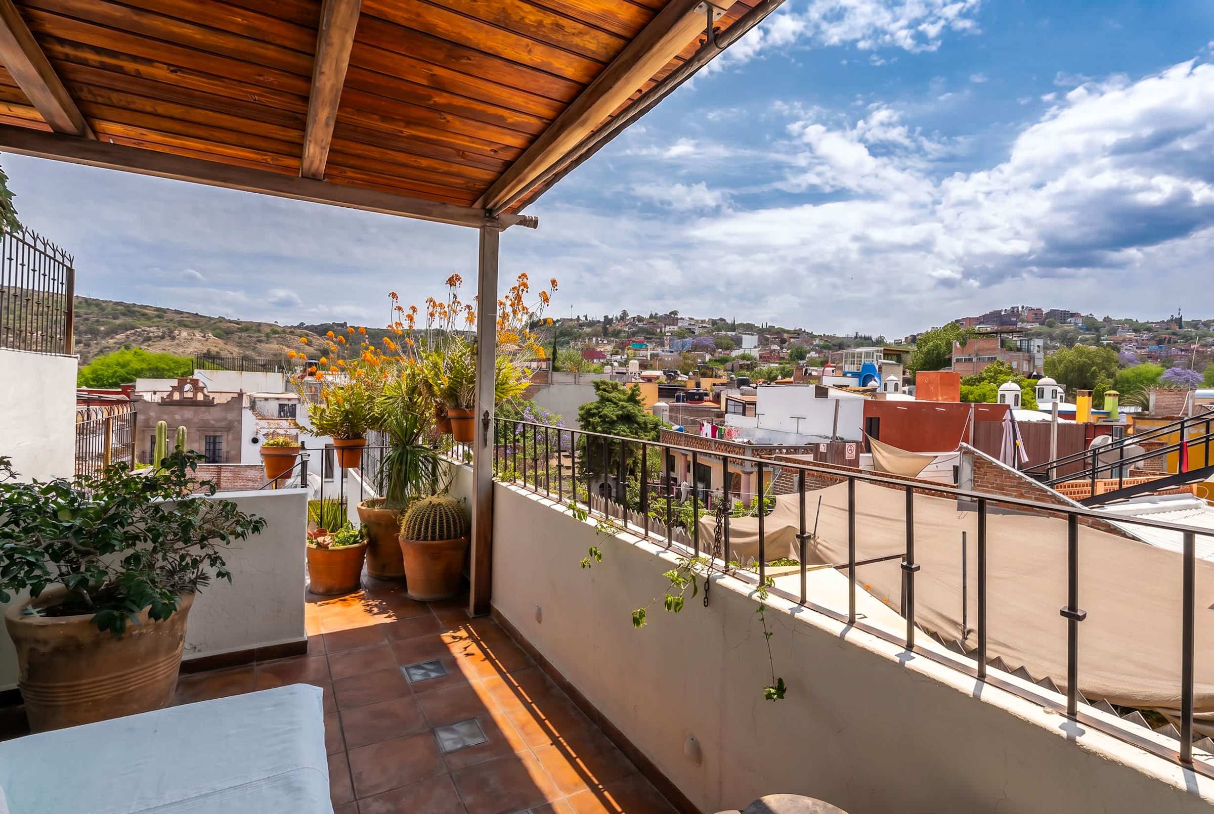 Casa Laura, Architectural Gem w/ Rooftop Views 18