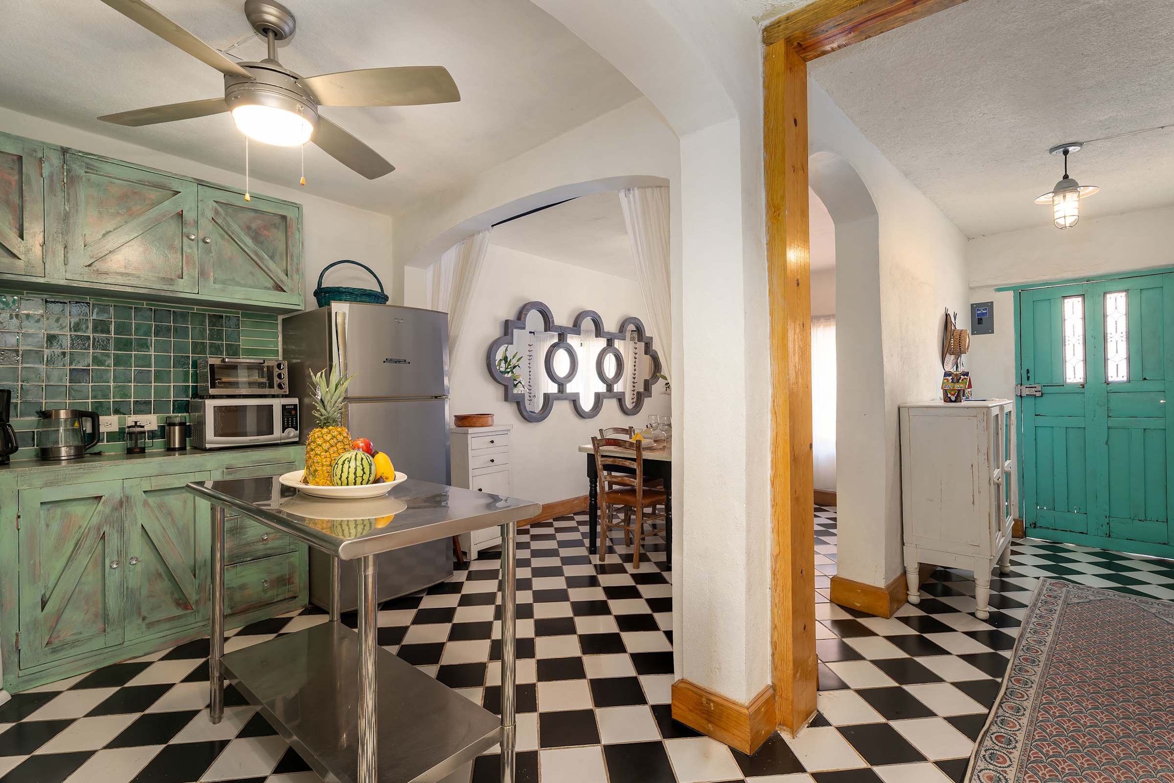 The Bird House, 2BR Artistic Retreat for Creatives 10