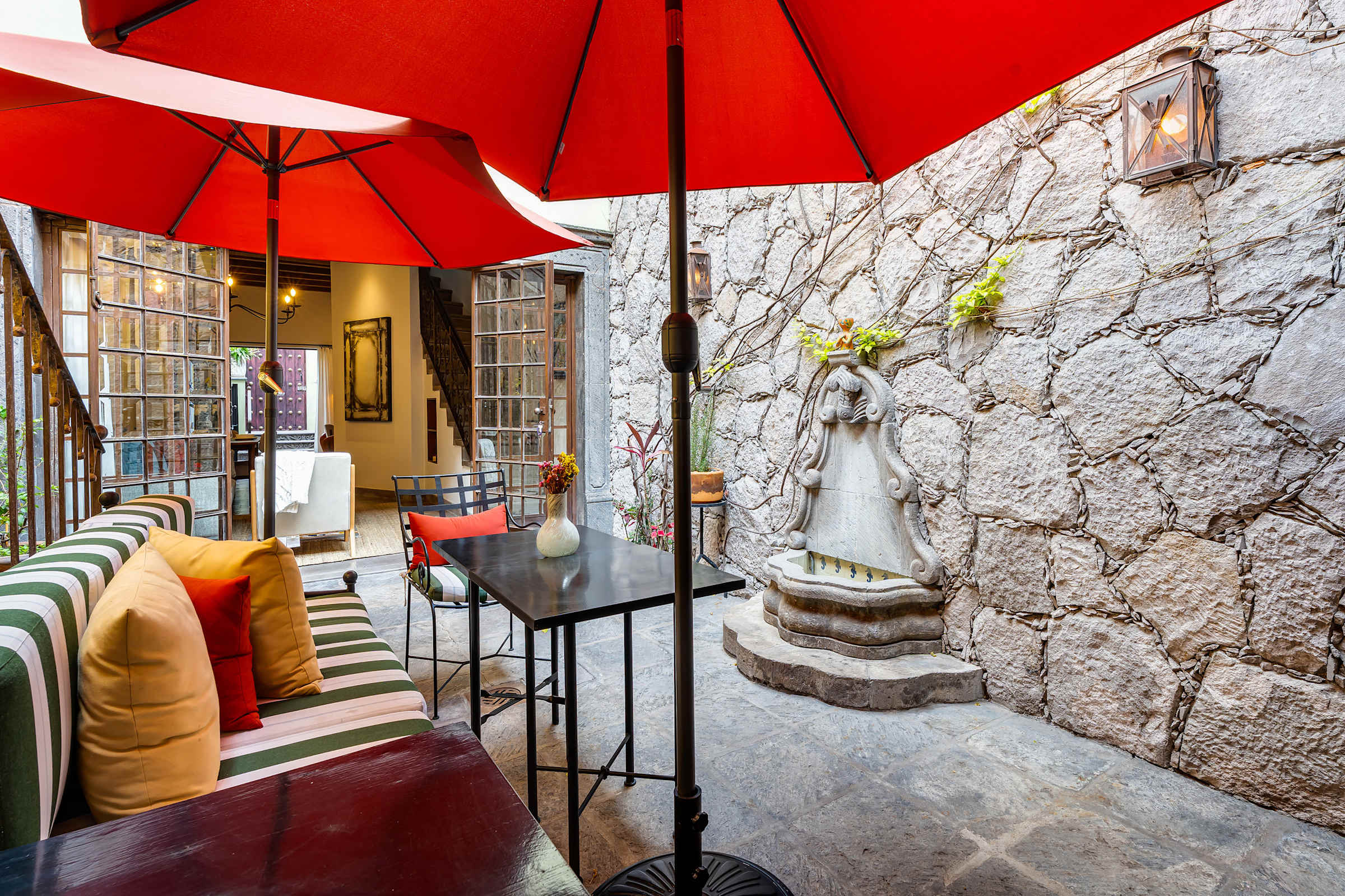 Casa Esperanza, 2BR Colonial Charm w/ Sunset Views 12