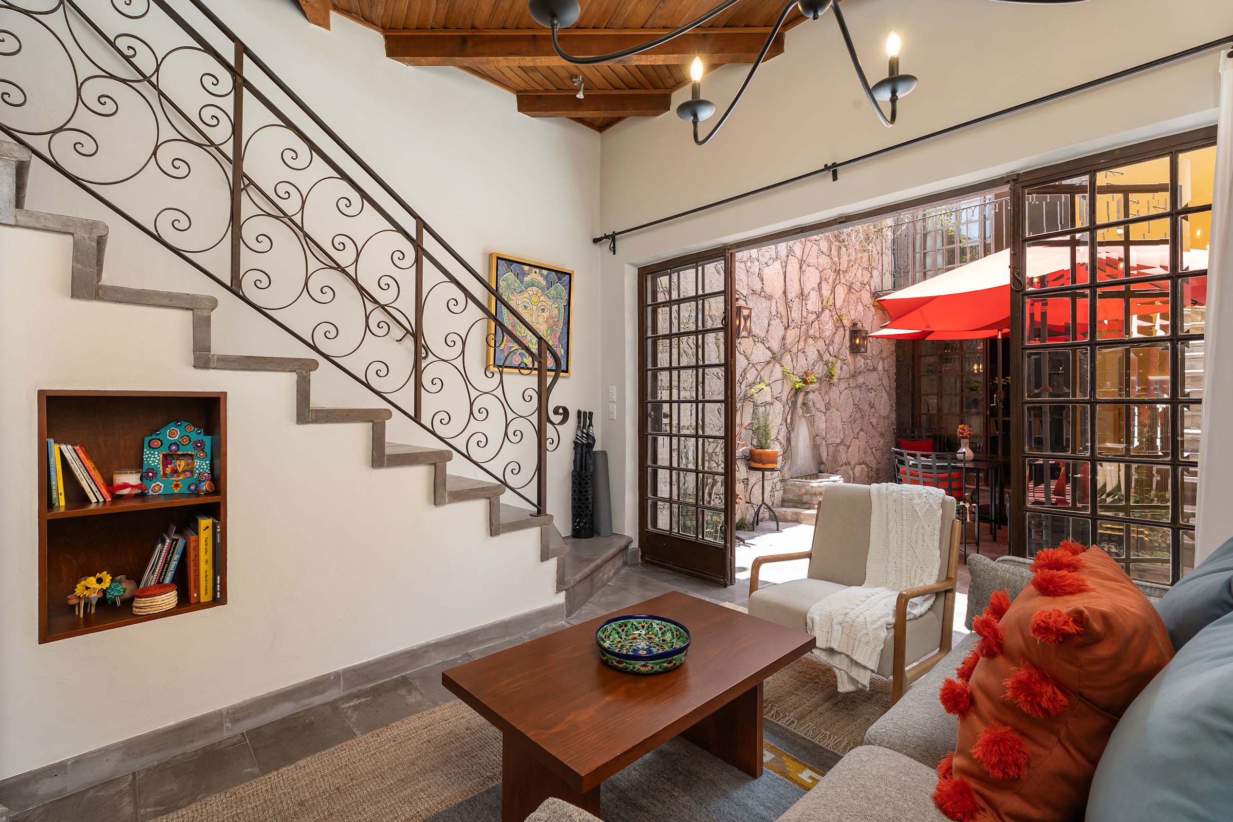 Casa Esperanza, 2BR Colonial Charm w/ Sunset Views 11