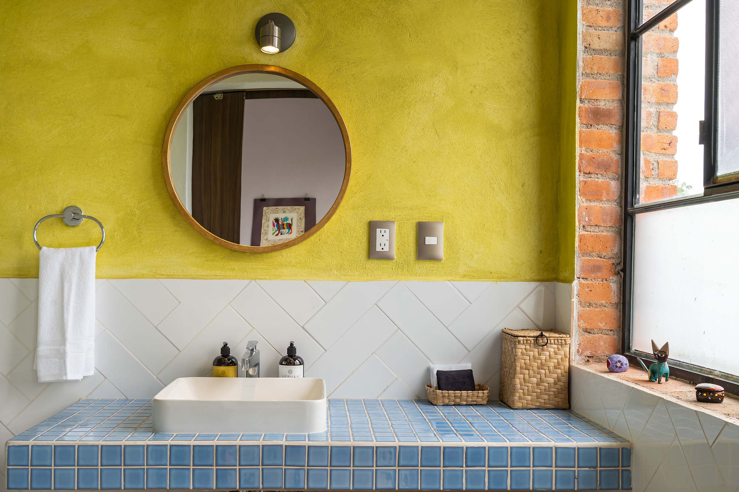 Ensuite, full bathroom
