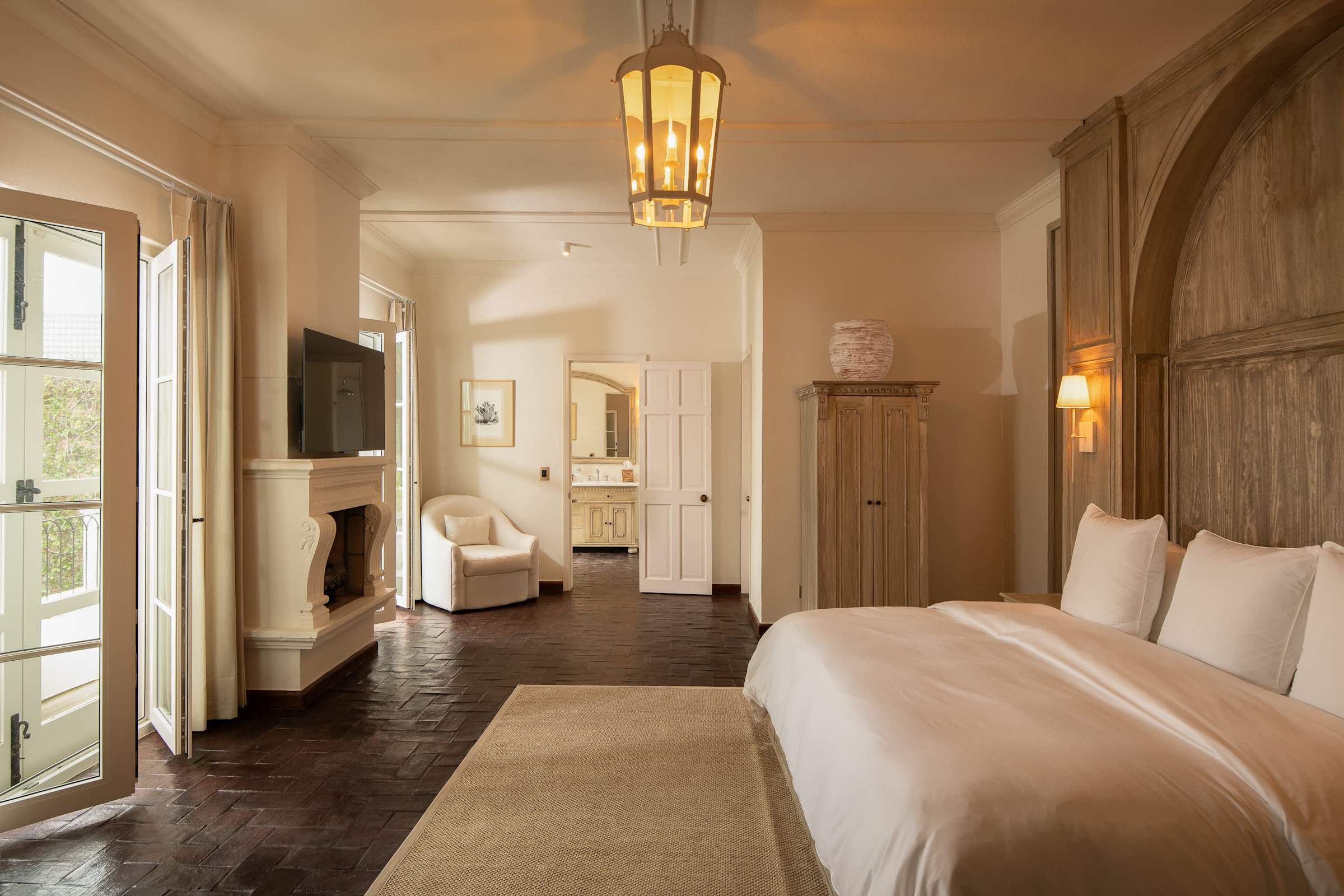 Suite 2: King bed, ensuite bathroom with shower and copper soaking tub, private terrace