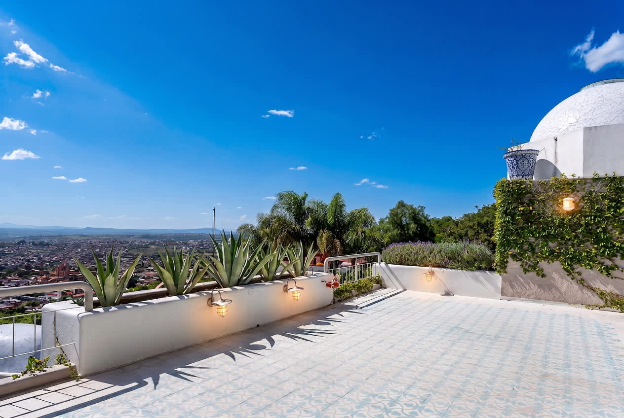 Second-level patio terrace with panoramic views of San Miguel de Allende