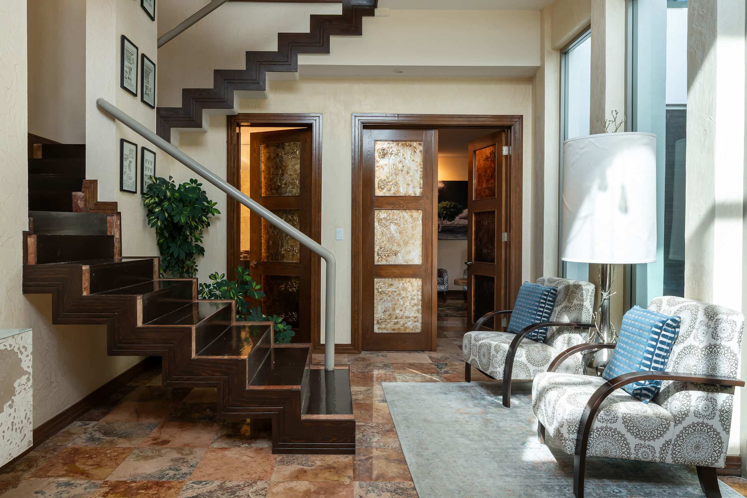 Guest bathroom in the entryway leading to the living room