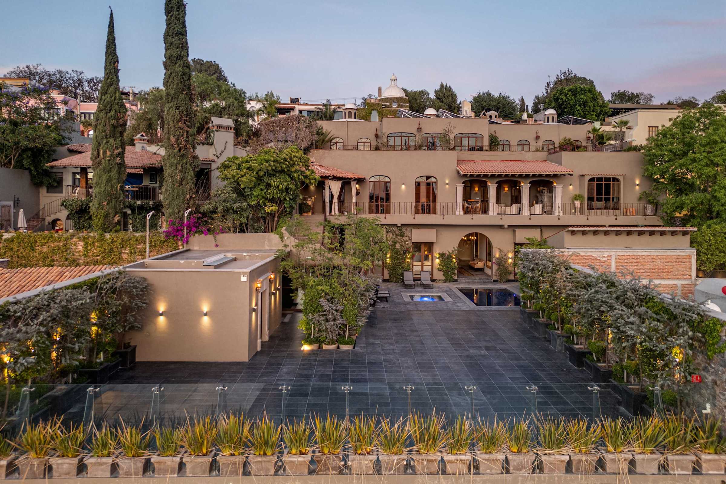 Casa Faroles, Designer 7BR Villa with Pool Jacuzzi & Full Staff · photo 66