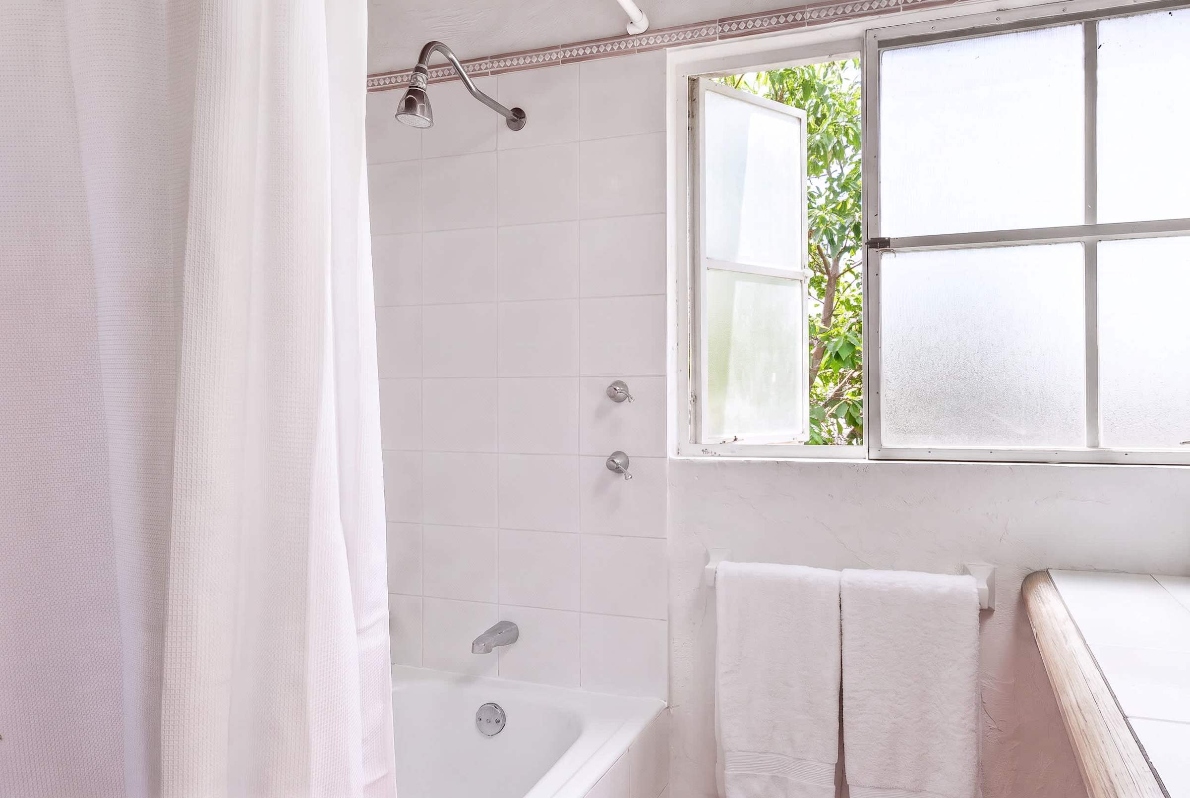 Casa Tranquilo 4BR Home by Rosewood with Hot Tub · photo 14