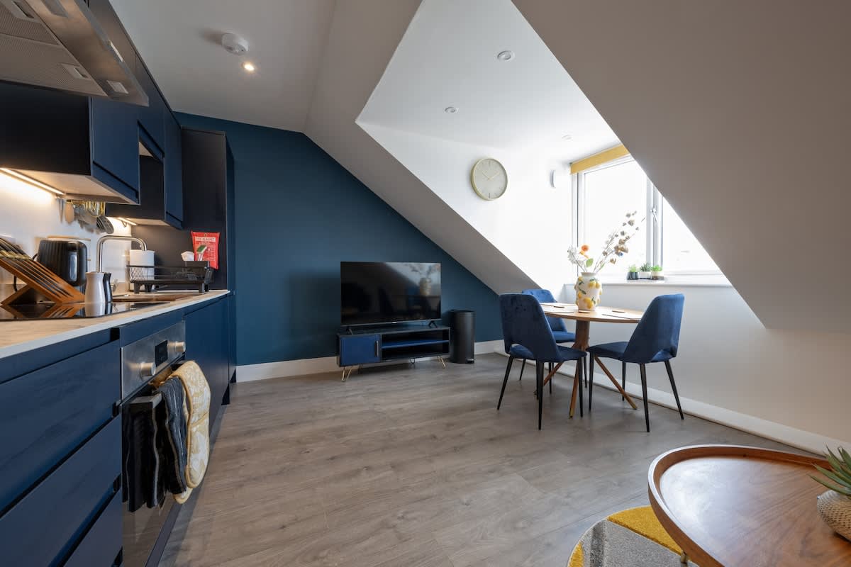 The Golden Harbour: Living Space with all ammenties you need