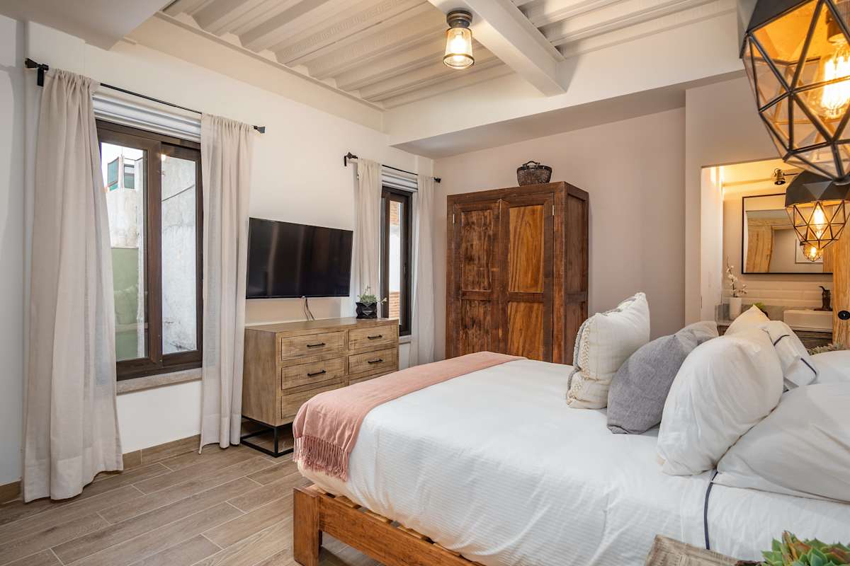 Queen Bedroom w/ Natural Light