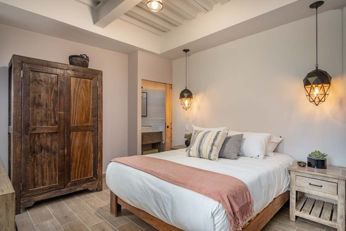 Queen Bedroom