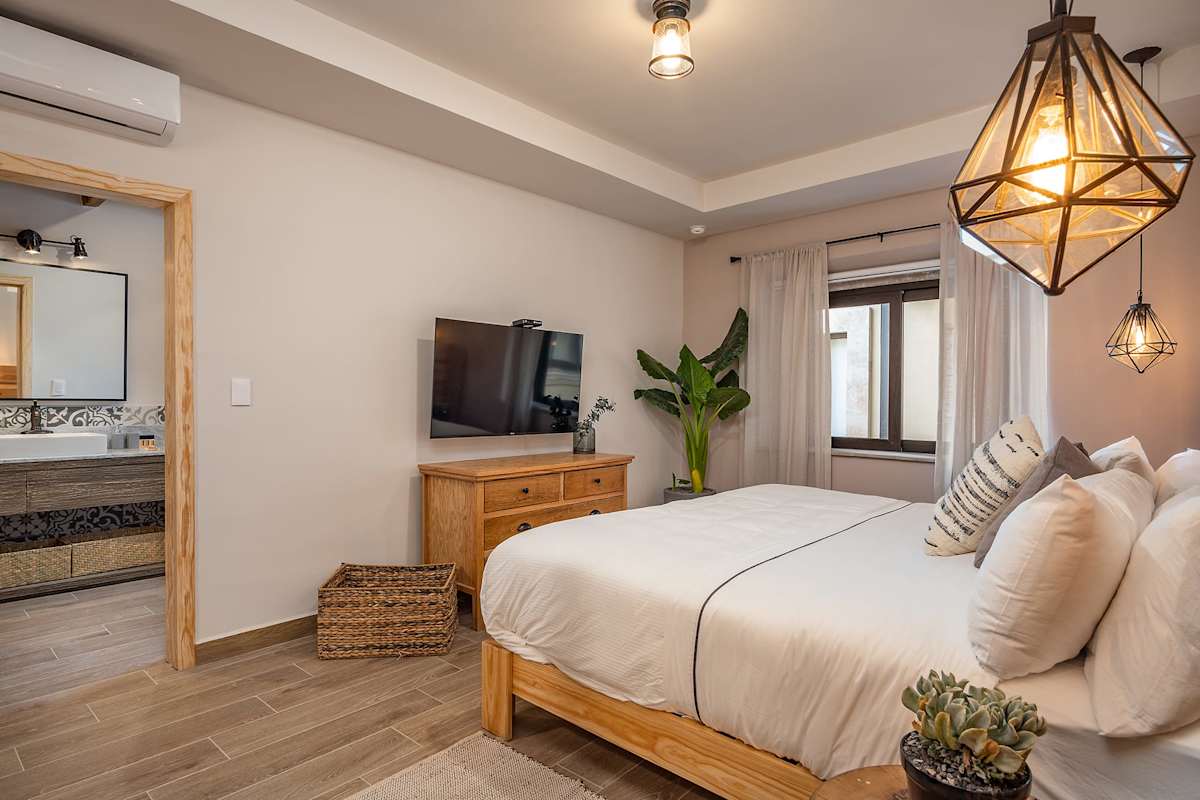 Bedroom with queen bed