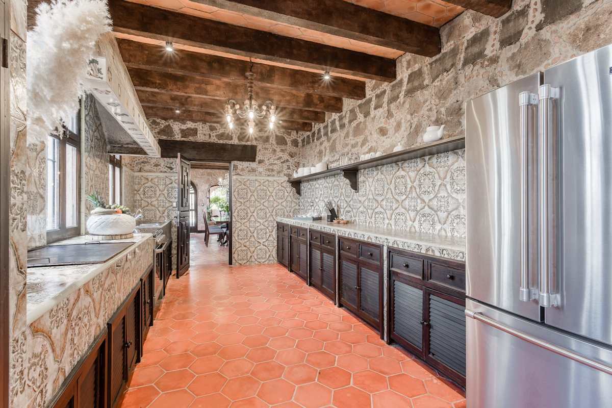 Casa Vista 6BR Villa, 16p Jacuzzi Pool & Breakfast · photo 18