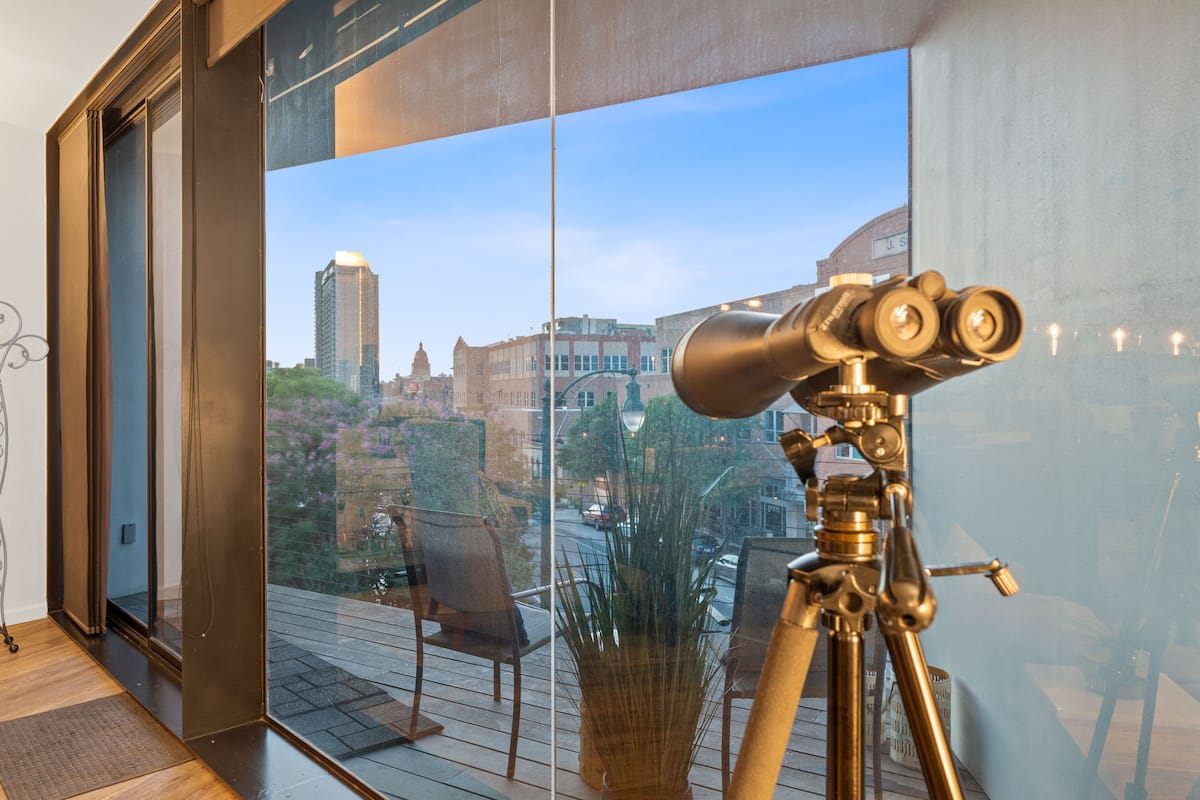 Designer Penthouse Suite, East Downtown Austin 28