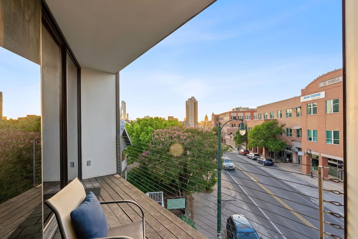 Designer Penthouse Suite, East Downtown Austin 30
