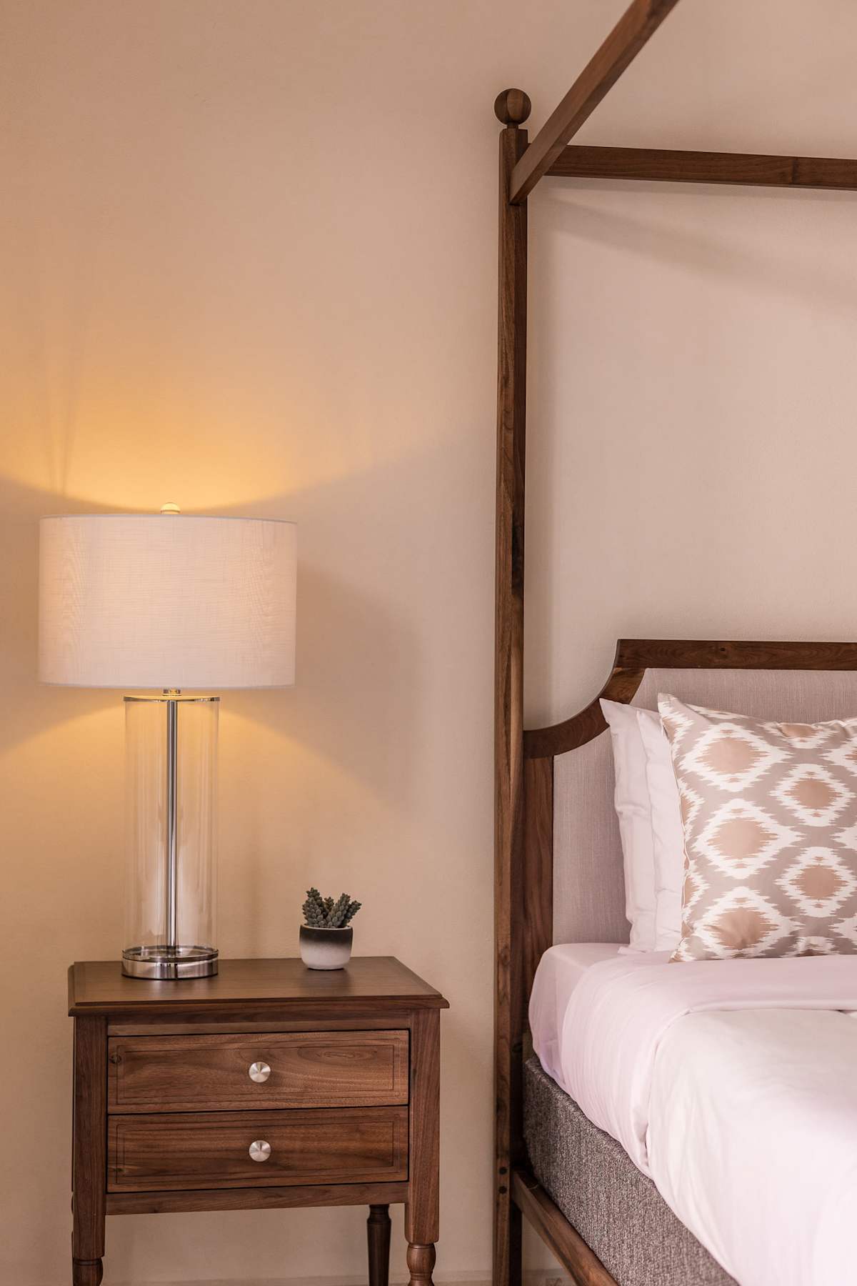 Bedroom details