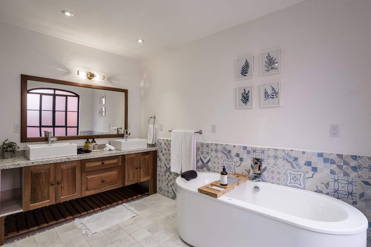 Bathroom with bathtub