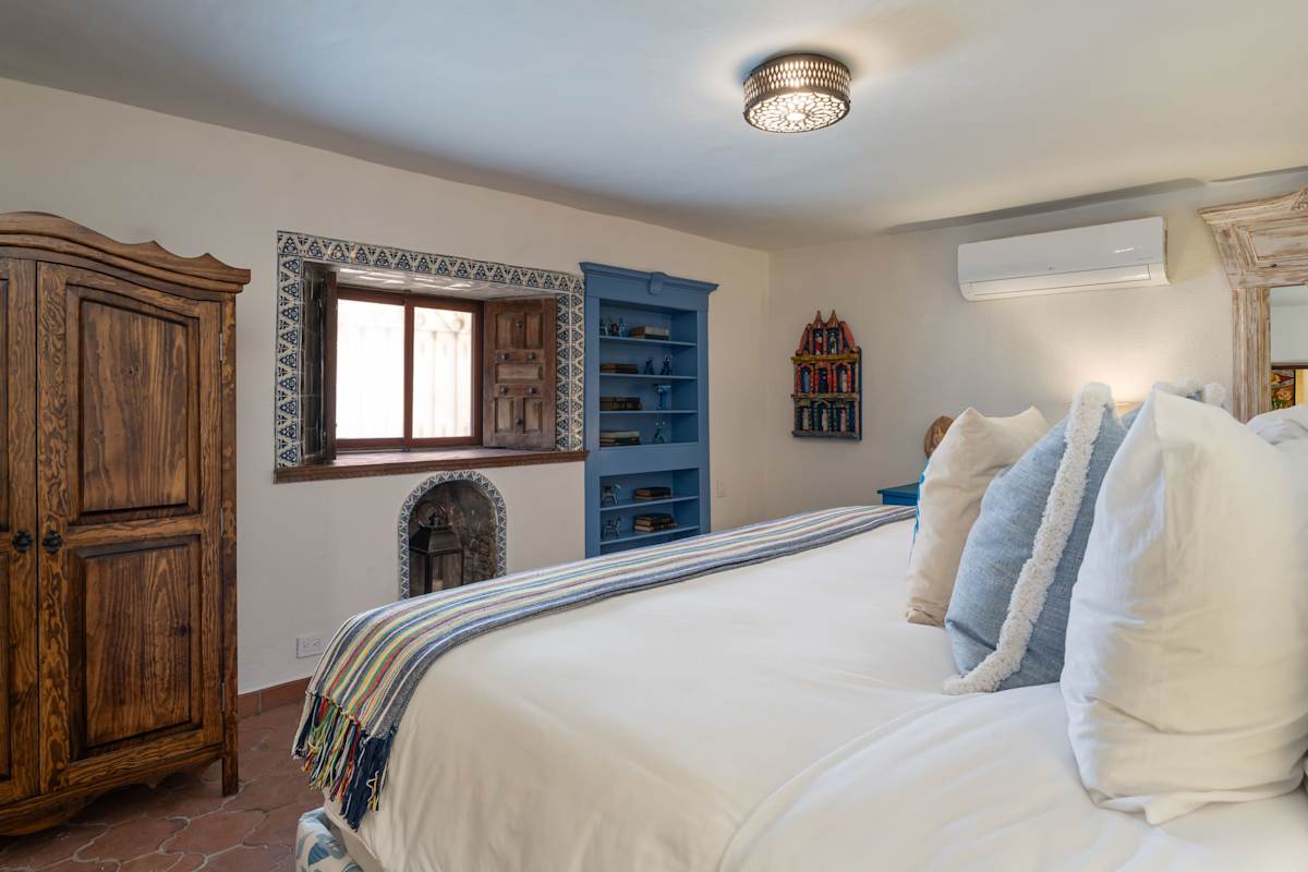 Bedroom 3 with king bed