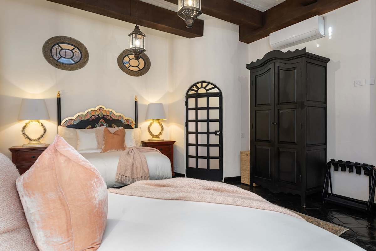 Bedroom 5 with double queen beds