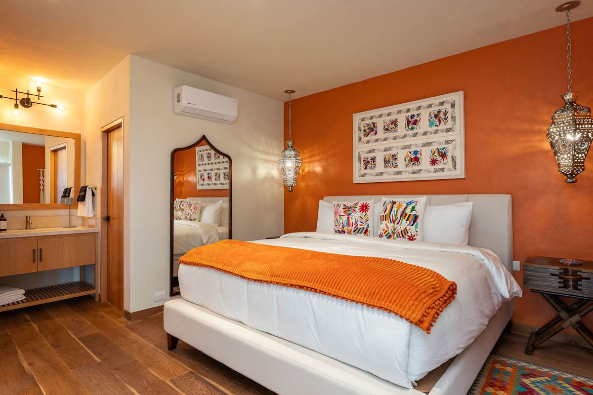 Le Cottage 2BR Penthouse with Parroquia Views 14