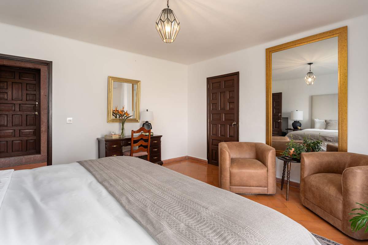 Casa Pedro Vargas: 6BR Estate w/ Hot Tub & Modern Comforts 20