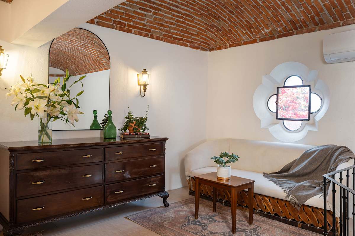 Casa Pedro Vargas: 6BR Estate w/ Hot Tub & Modern Comforts 28