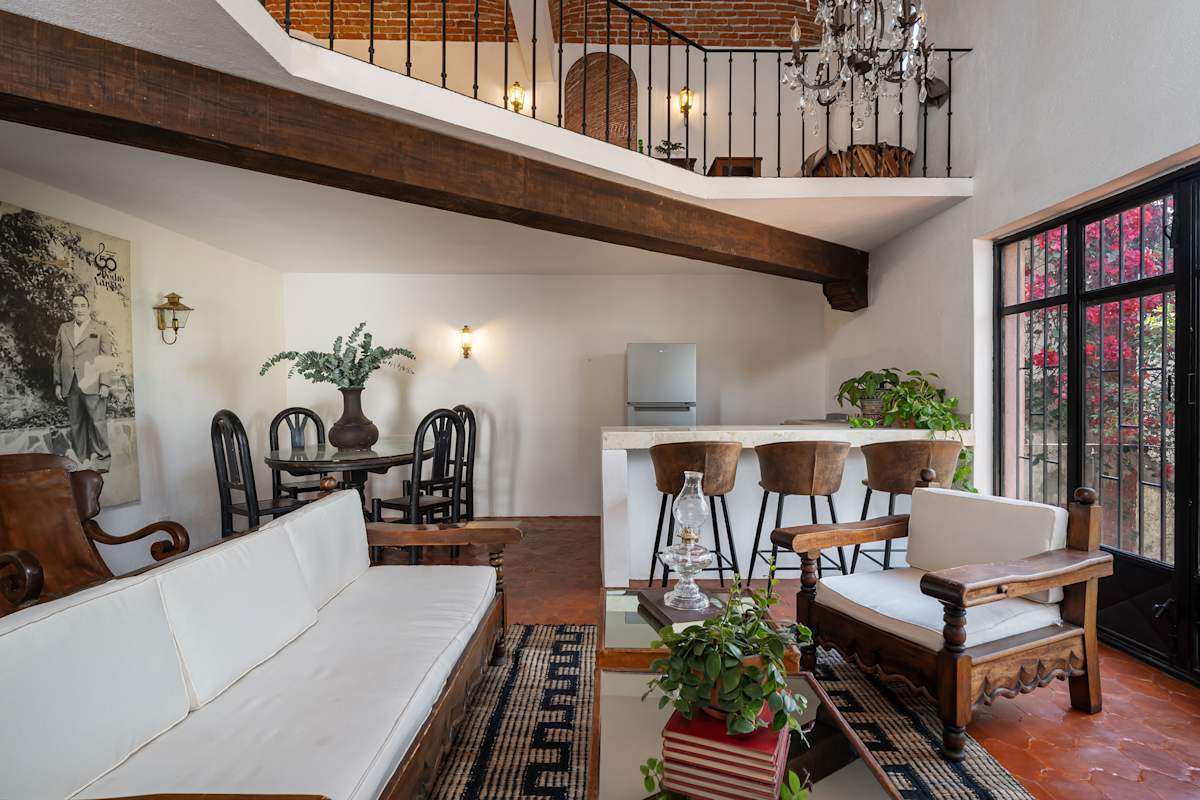 Casa Pedro Vargas: 6BR Estate w/ Hot Tub & Modern Comforts 29