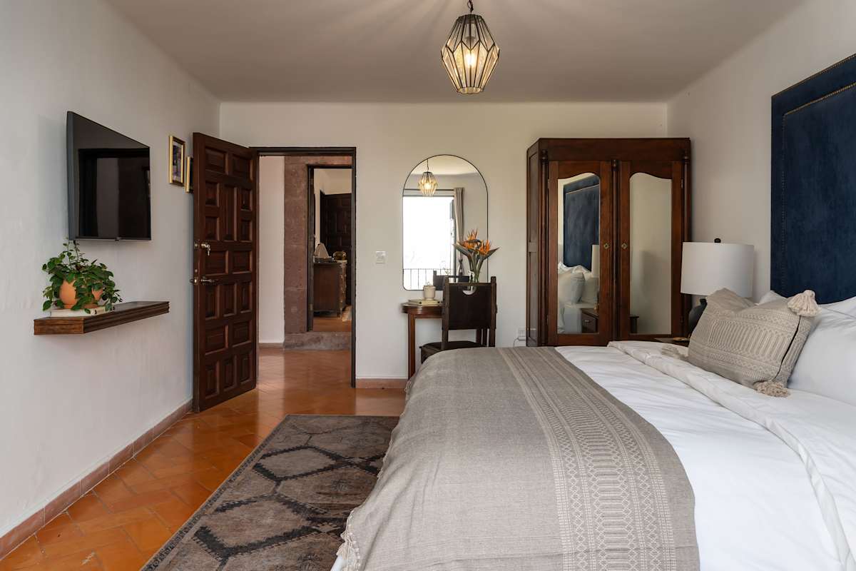 Casa Pedro Vargas: 6BR Estate w/ Hot Tub & Modern Comforts 25