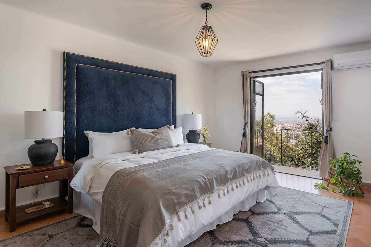Casa Pedro Vargas: 6BR Estate w/ Hot Tub & Modern Comforts 22