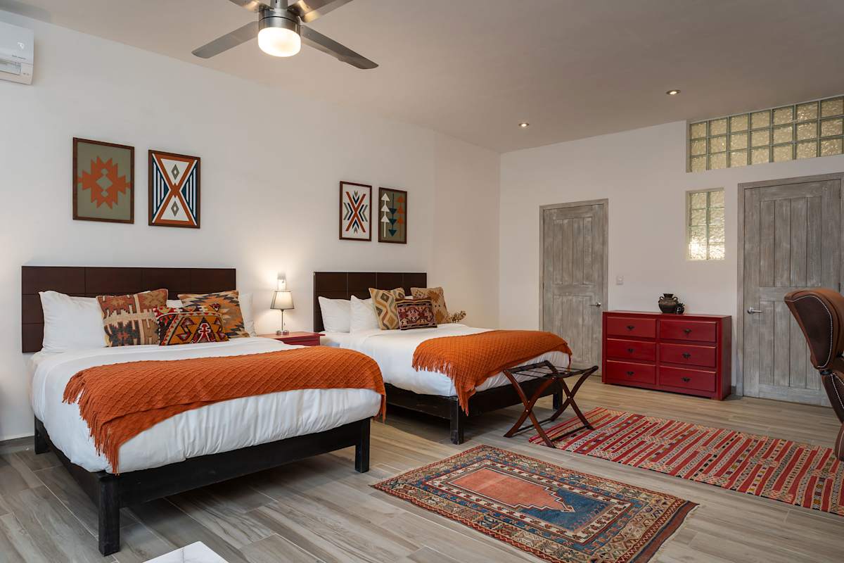 Casa Blanca, 2BR Modern Home with Rooftop Views 22