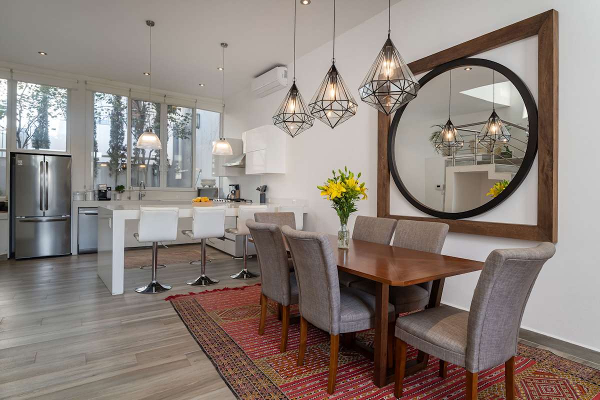 Casa Blanca, 2BR Modern Home with Rooftop Views 6