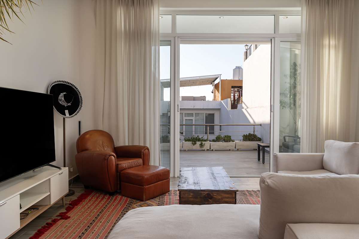 Casa Blanca, 2BR Modern Home with Rooftop Views 11