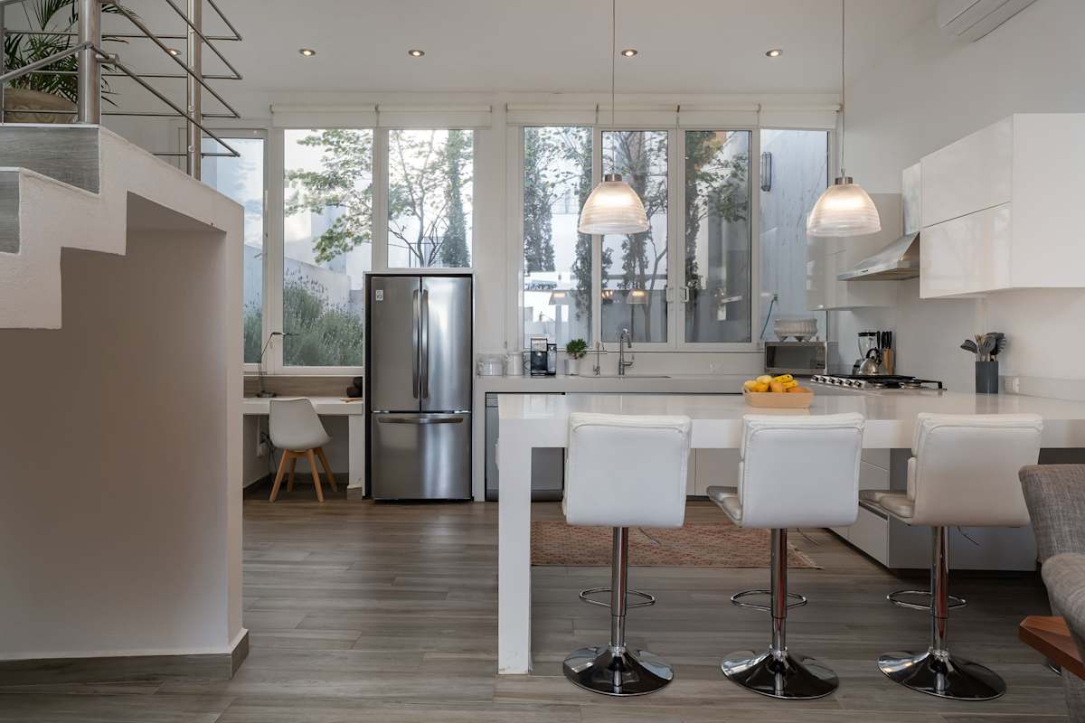 Casa Blanca, 2BR Modern Home with Rooftop Views 19