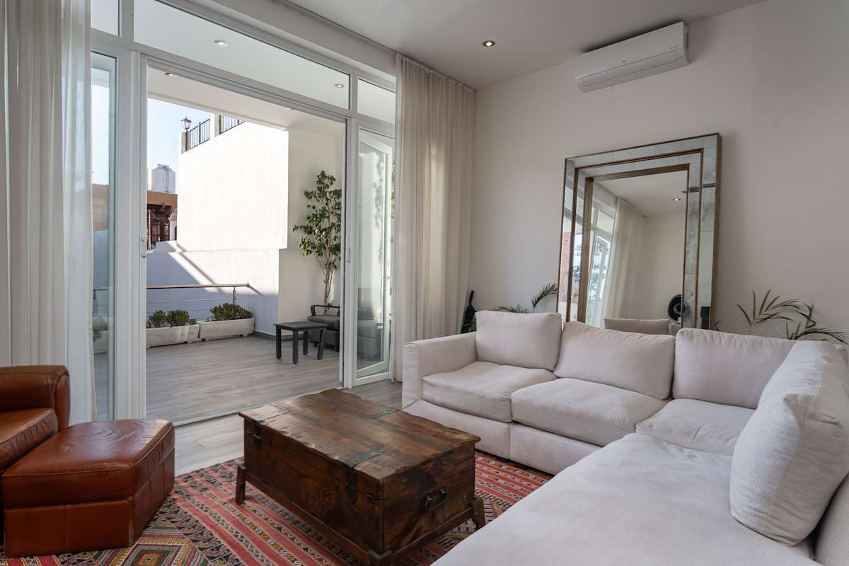 Casa Blanca, 2BR Modern Home with Rooftop Views 12